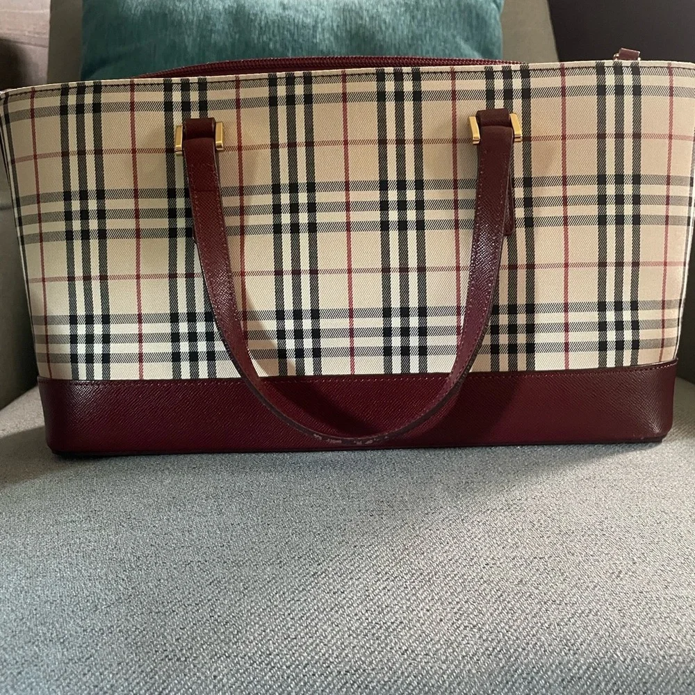 Burberry bag - Picture 2 of 13